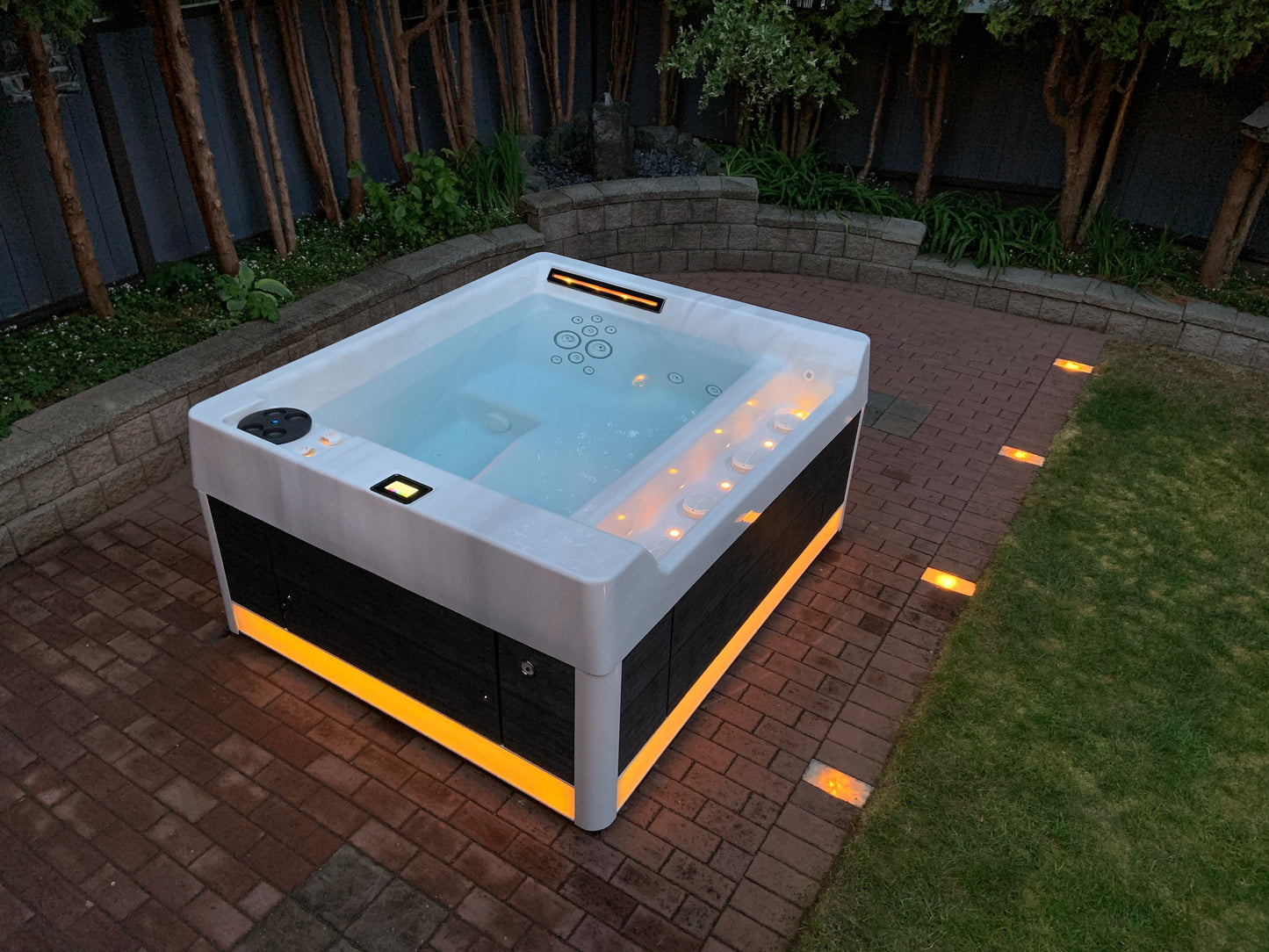 COAST SPAS 2Purfikt Infinity Edge